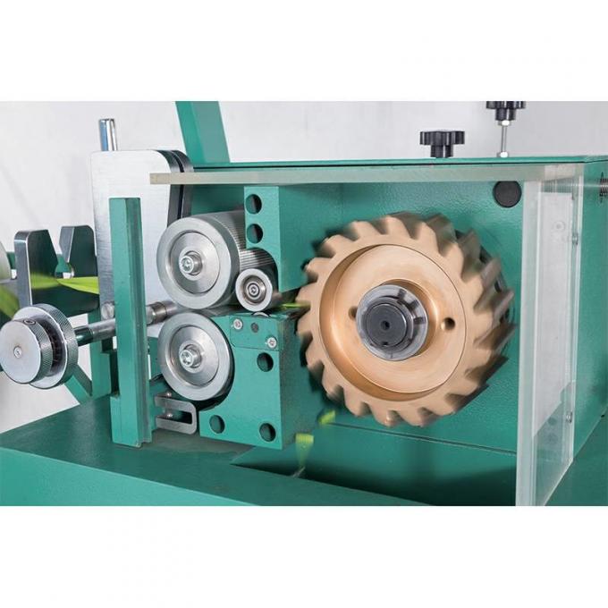 ضغط HDPE PE فيلم تكوير معدات التحبيب منخفضة السرعة لنفايات البلاستيك 0